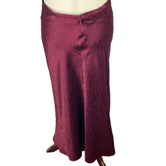 LULU'S FIERCE VISION JACQUARD CUTOUT SATIN MIDI DRESS IN WINE RED NWT SIZE LARGE - Picture 11 of 16